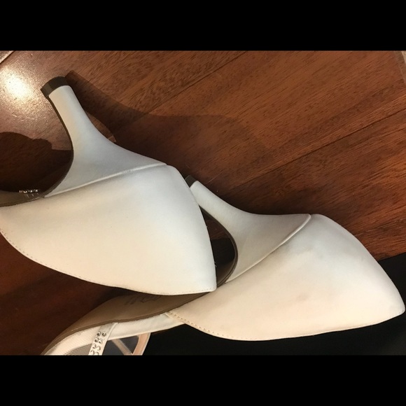 Peep toe formal shoe by nina corita style. Sz 8.5
Wedding pumps - Picture 5 of 8